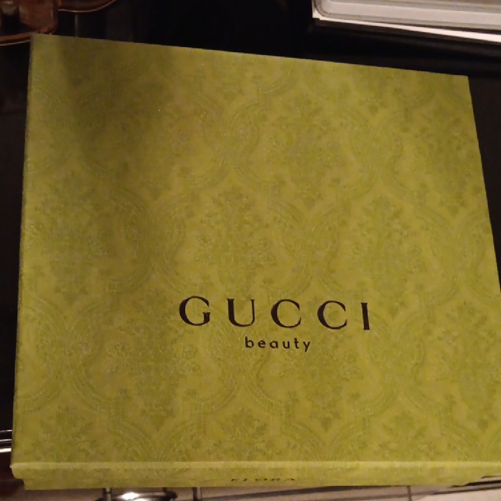 Gucci Beauty Decorative Box in Olive